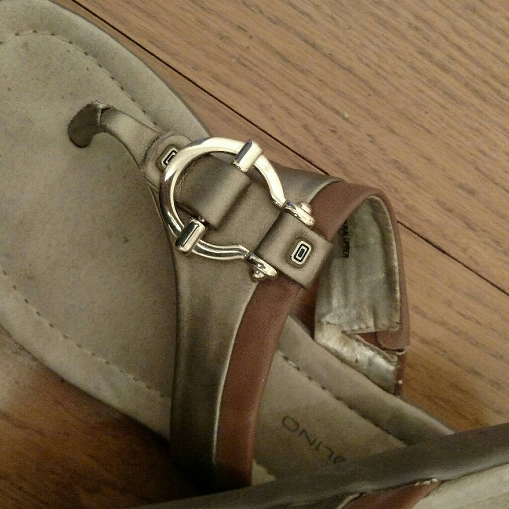 Flip Flops - Picture 3 of 5
